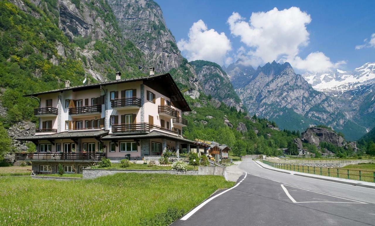 Hotel Ristorante Sasso Remenno Val Masino Exterior foto