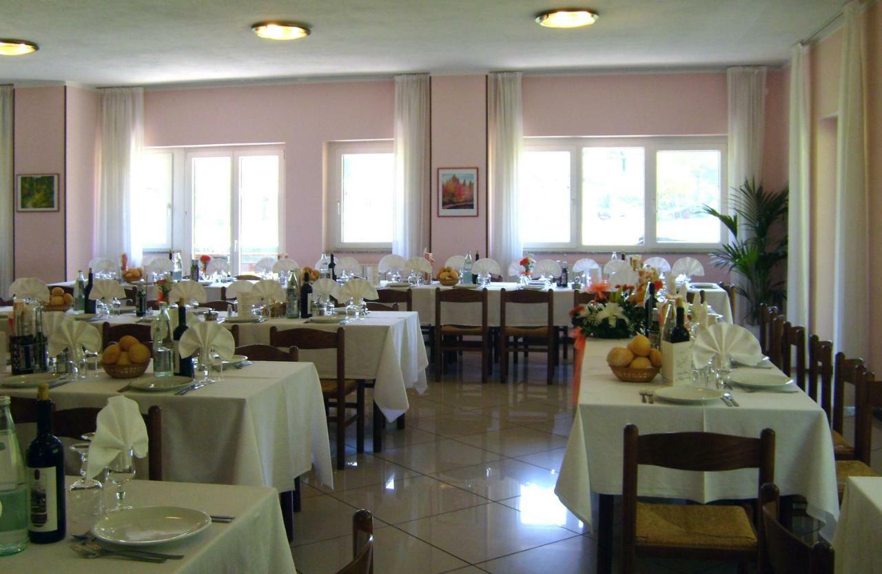 Hotel Ristorante Sasso Remenno Val Masino Exterior foto